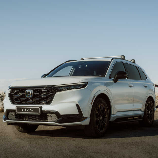 Christian Horner v hybridnom SUV Honda