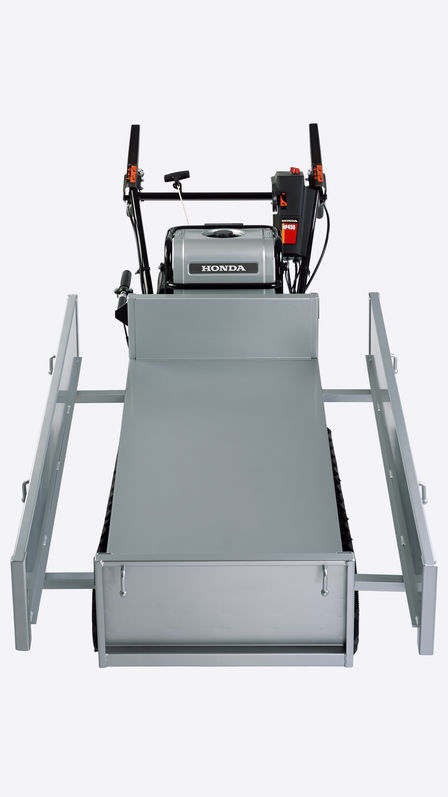 Motorov&yacute; dopravn&iacute;k spredu.