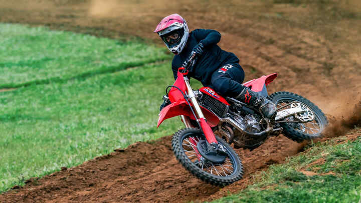 CRF250R dynamic image on track