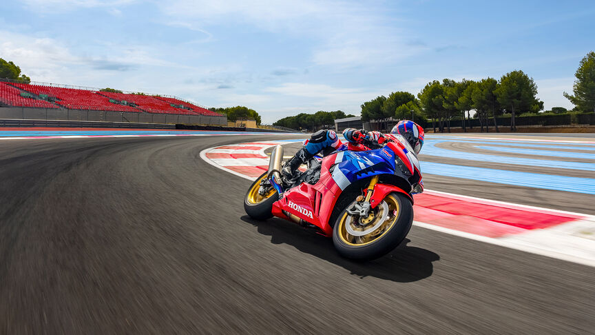 Honda CBR1000RR-R Fireblade SP – dôraz na vysokootáčkový radový štvorvalcový motor s čiastkovými vačkami