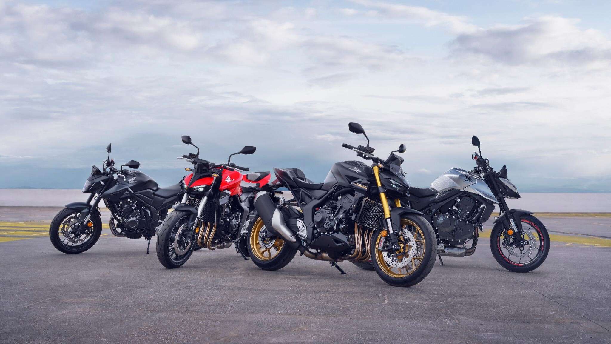 Motocykel CBR1000RR bočný pohľad na exteriér s jazdcom