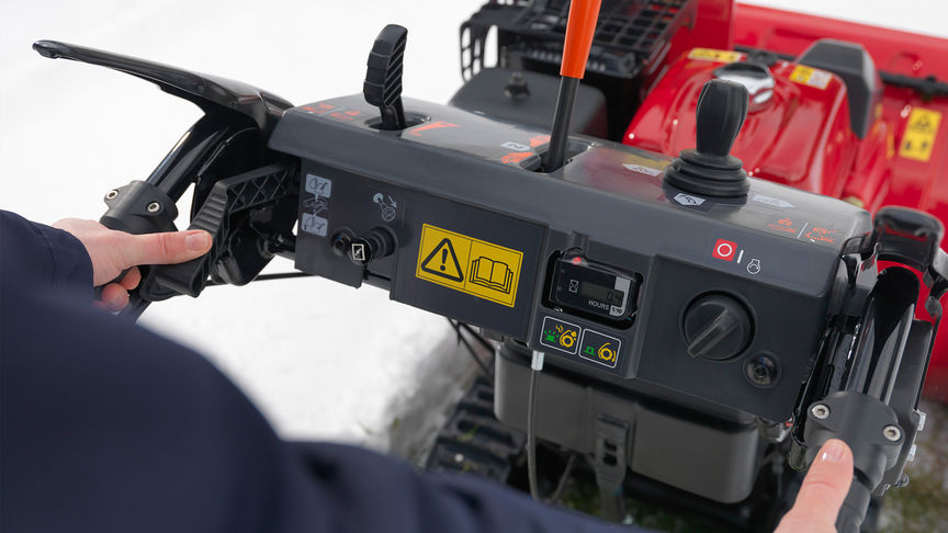 Pribl&iacute;žen&yacute; pohľad na ovl&aacute;dac&iacute; panel.