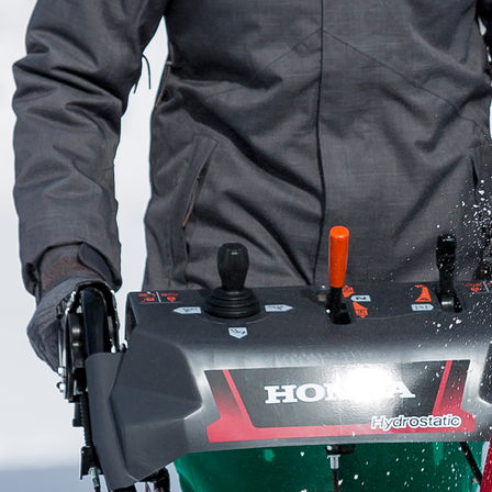 Pribl&iacute;žen&yacute; pohľad na nastavenie v&yacute;&scaron;ky fr&eacute;zovania na modeli radu HSS&nbsp;760A.